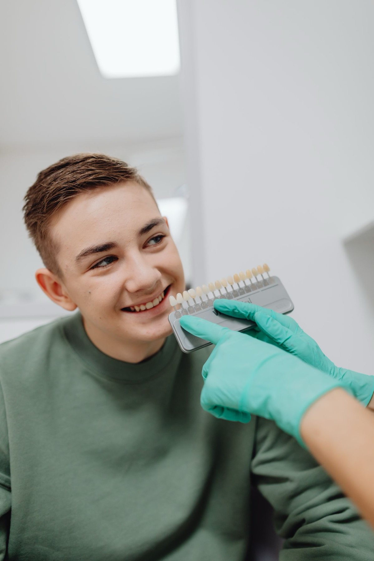 Consultorio de Dental Roma con sillón dental y luz natural